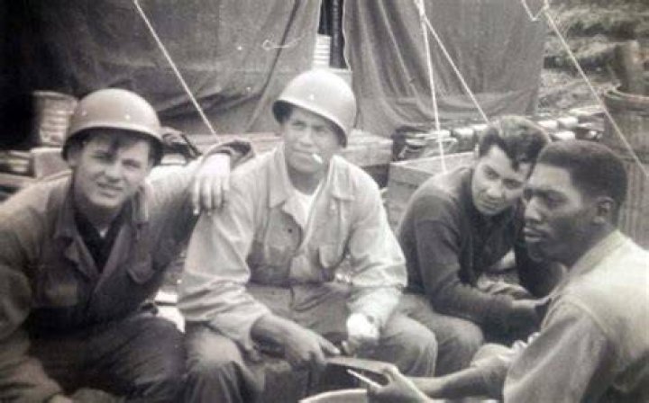 Did Clint Eastwood serve in the Korean War?