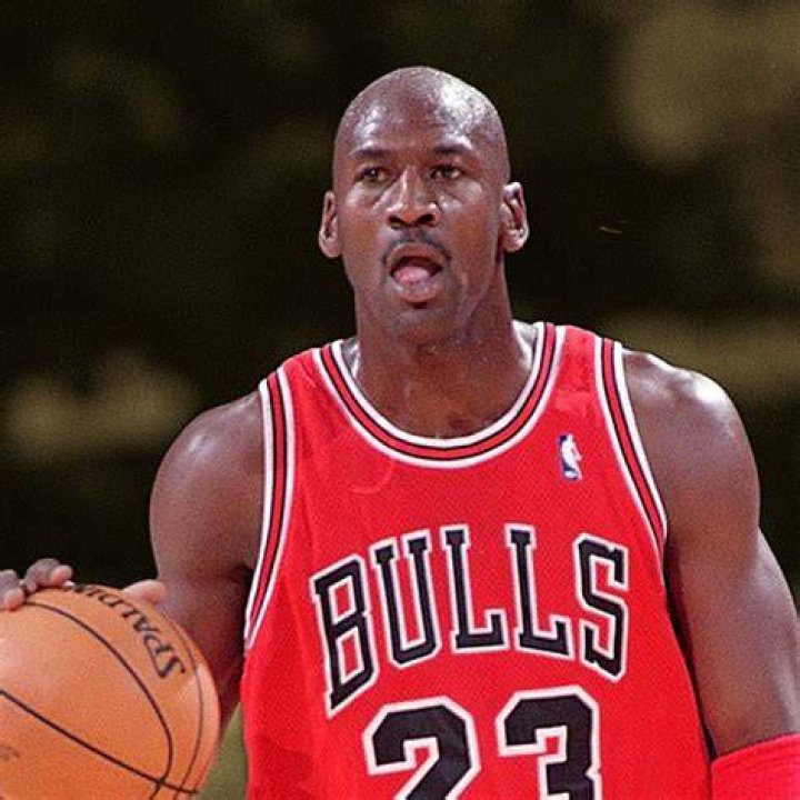 Does Michael Jordan still own a basketball team?