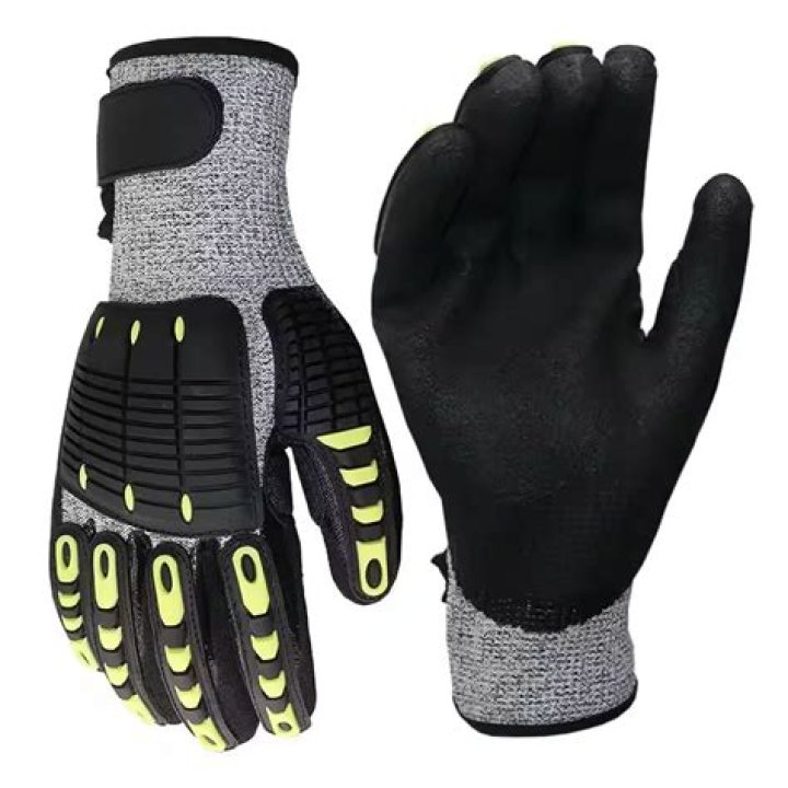 Who manufactures UFC gloves?